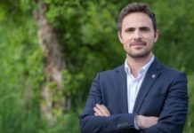 Politikani shqiptaro – zviceran: LDK dhe PDK nuk e kanë kuptuar që diaspora tashmë është e fituar nga një ‘larje truri’