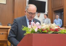 Shaqir Totaj zyrtarisht merr detyrën e kryetarit, betohen edhe anëtarët e rinj të Kuvendit Komunal