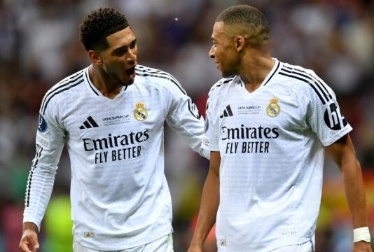 Real Madridi e “shpartallon” Sevillan dhe i çon mesazh Barcelonës