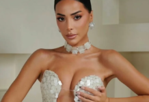 Kaderi shfaqet plot stil në këtë veshje elegante
